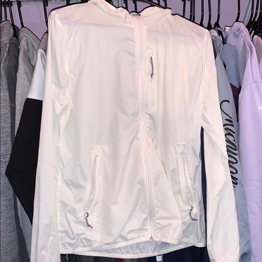 Wind breaker